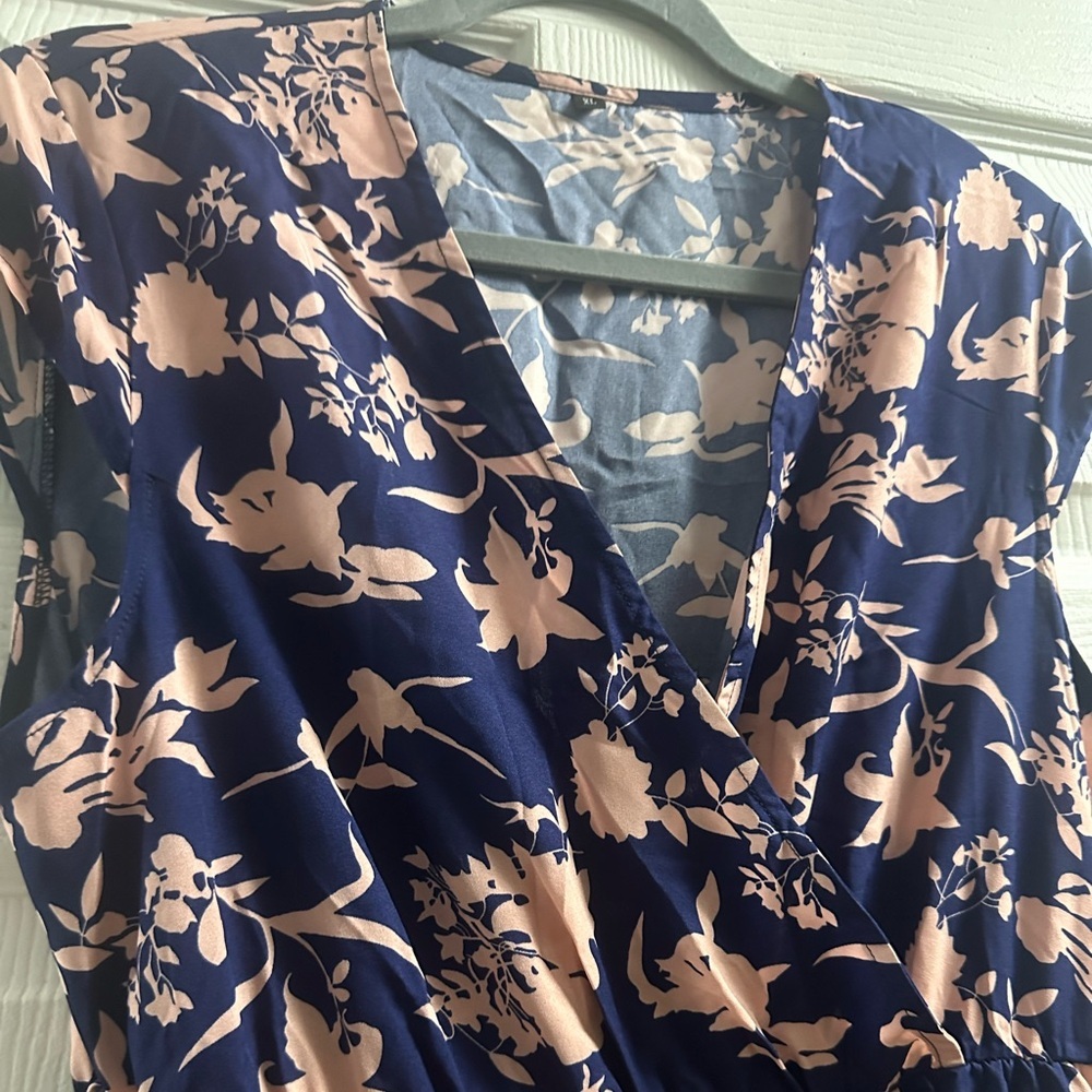NWOT Floral Maxi Dress Size XL - Picture 2 of 9